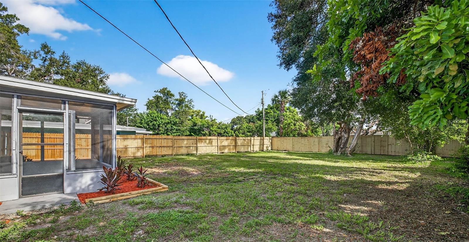 Image 13 of 18 For 920 Lakeside Drive