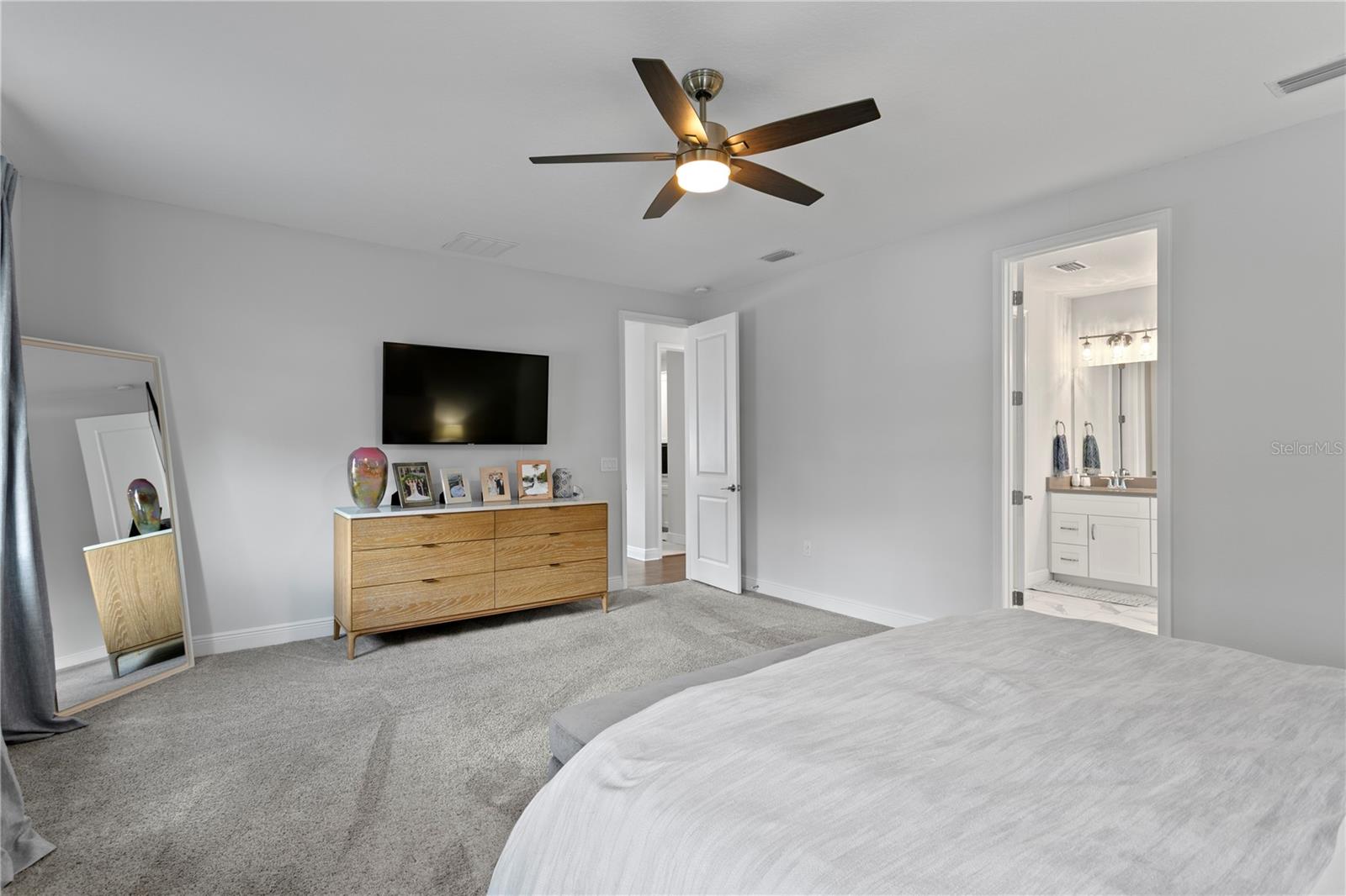 Image 29 of 47 For 6219 Interbay Avenue