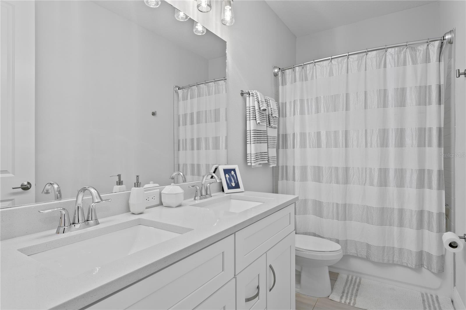 Image 35 of 47 For 6219 Interbay Avenue
