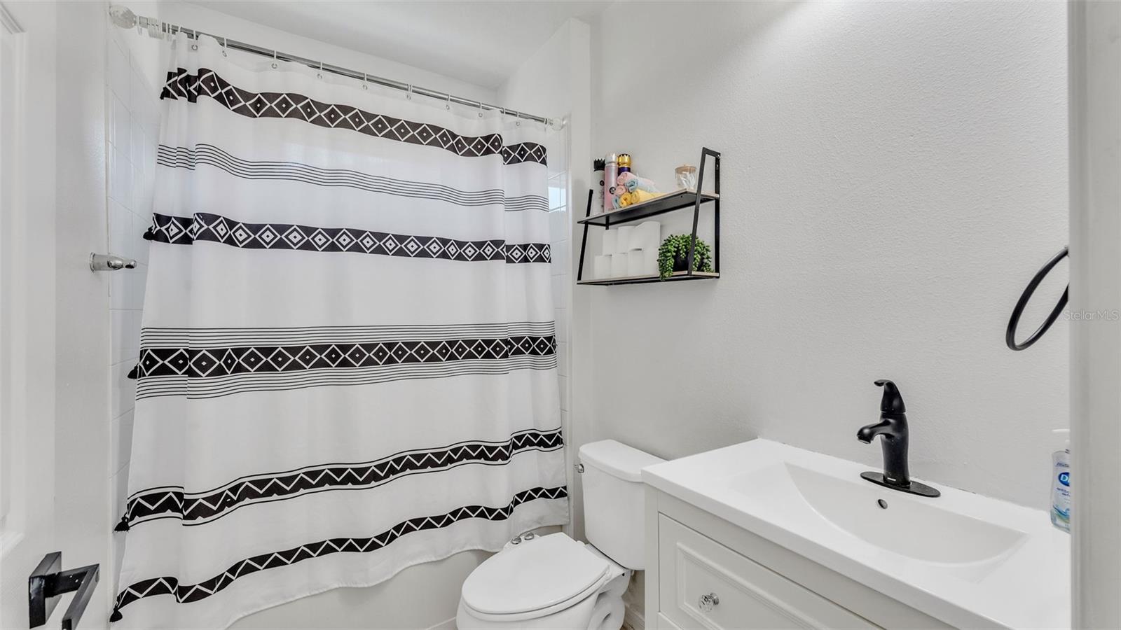 Image 13 of 38 For 2259 Waukegan Drive