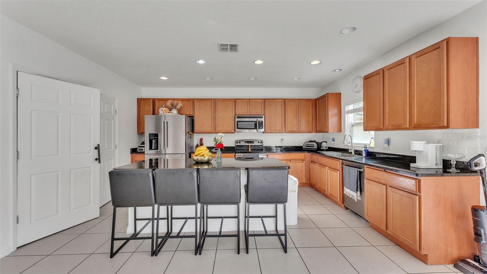 Image 18 of 38 For 2259 Waukegan Drive