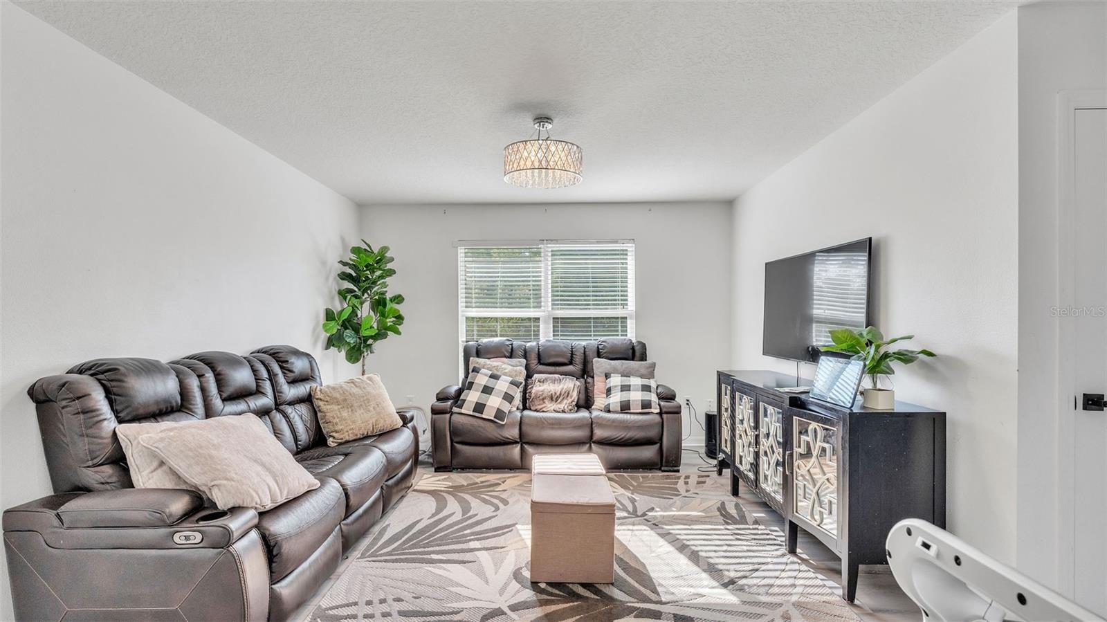 Image 21 of 38 For 2259 Waukegan Drive