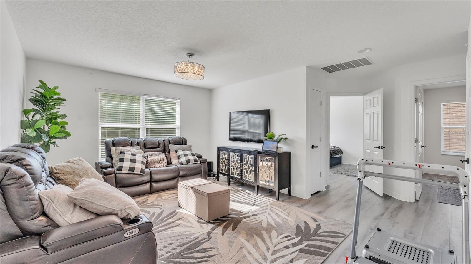 Image 22 of 38 For 2259 Waukegan Drive