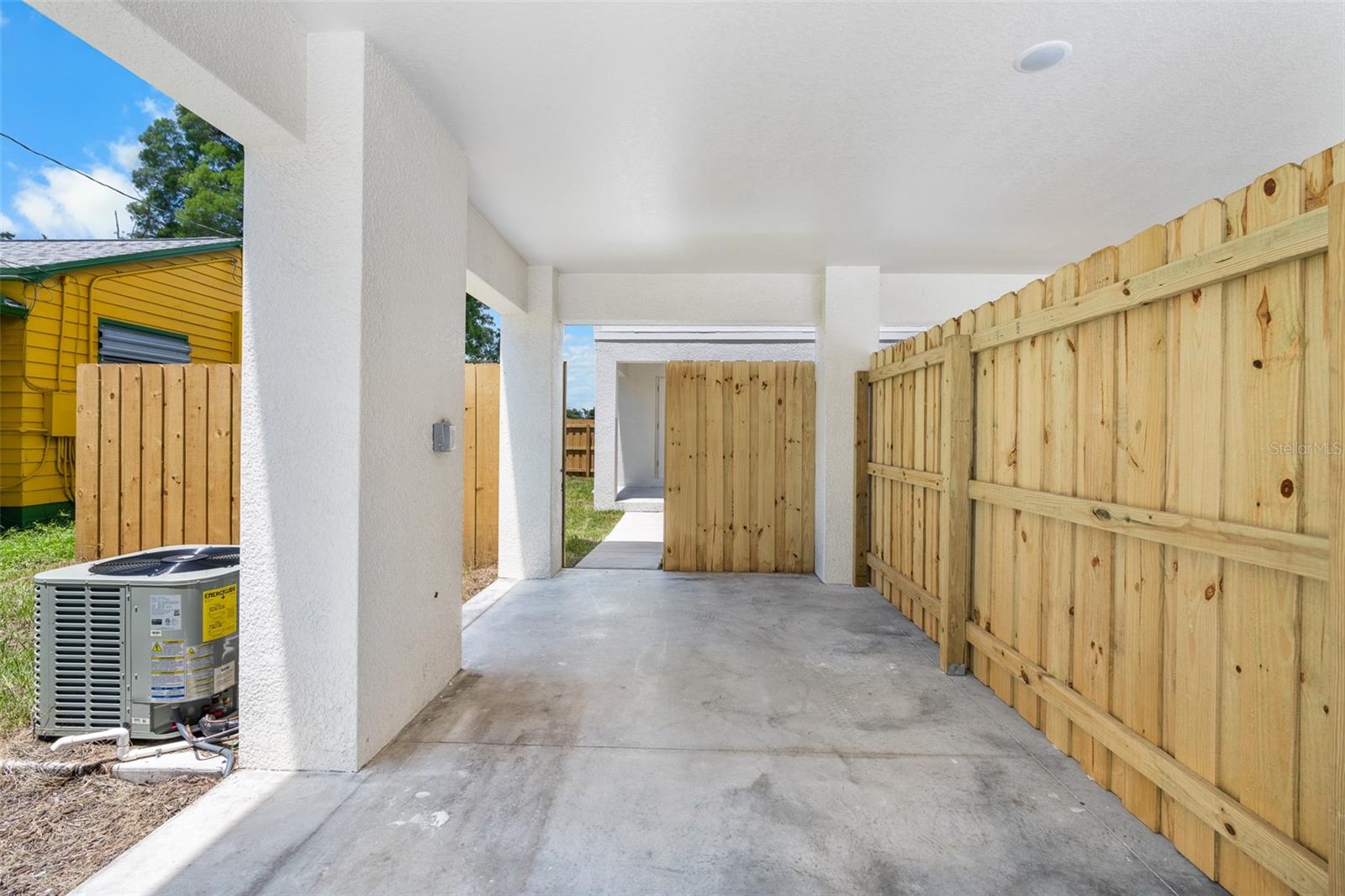 Listing photo id 18 for 4300 5th Avenue S