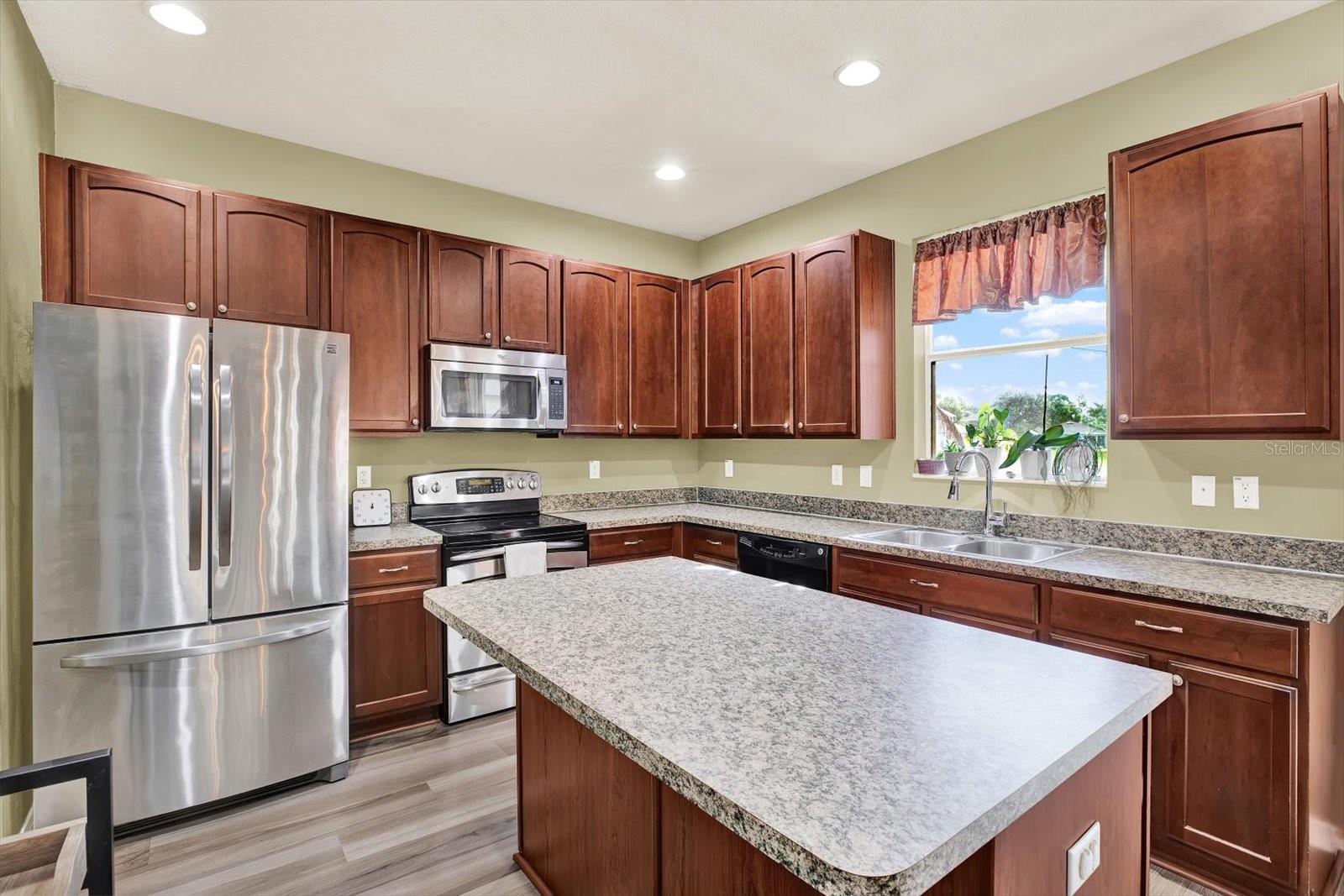 Image 13 of 44 For 735 Winthrop Drive