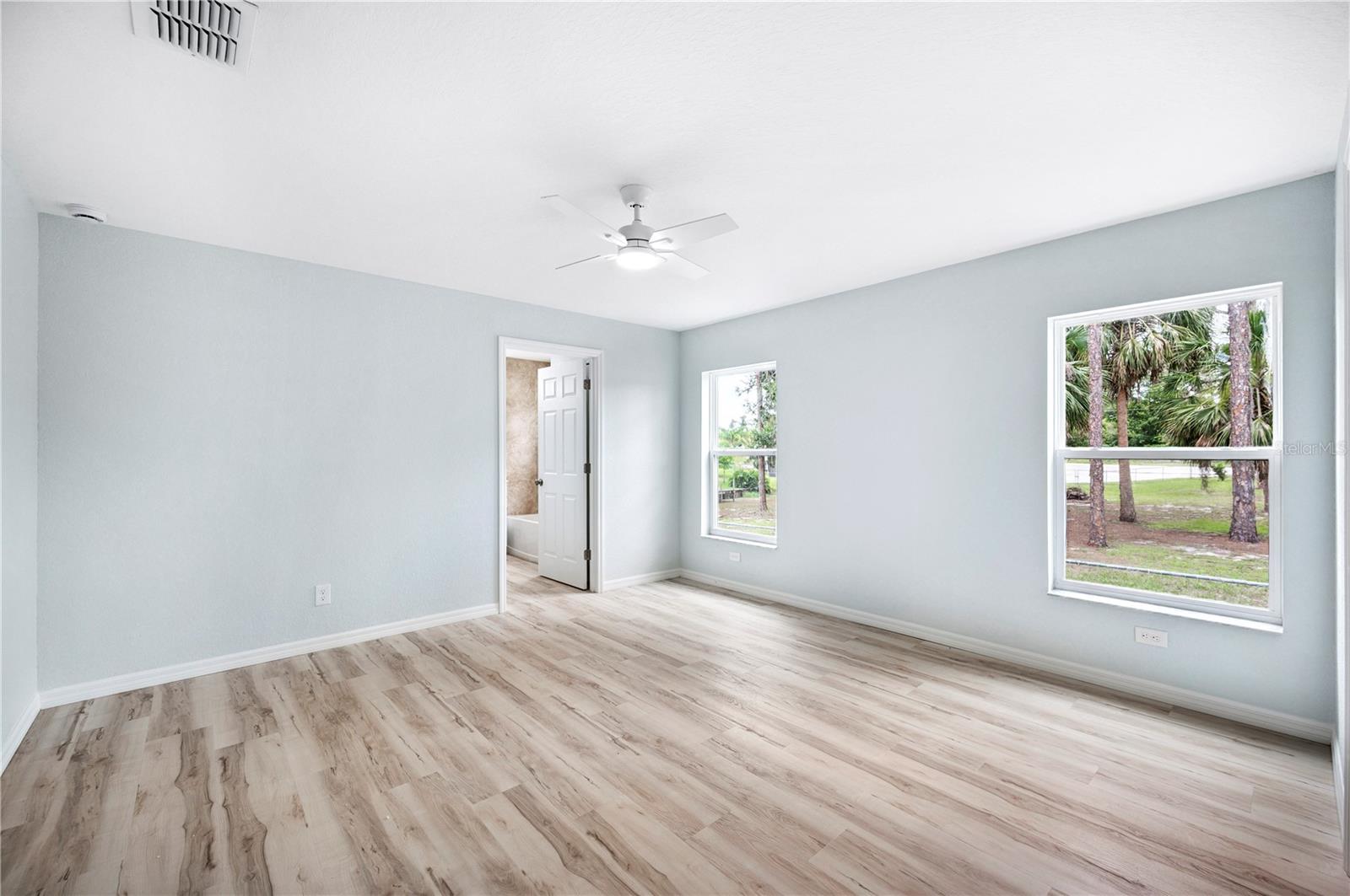 Image 14 of 35 For 3737 Pine Circle