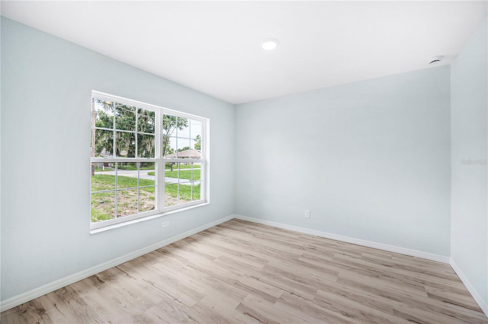 Image 15 of 35 For 3737 Pine Circle