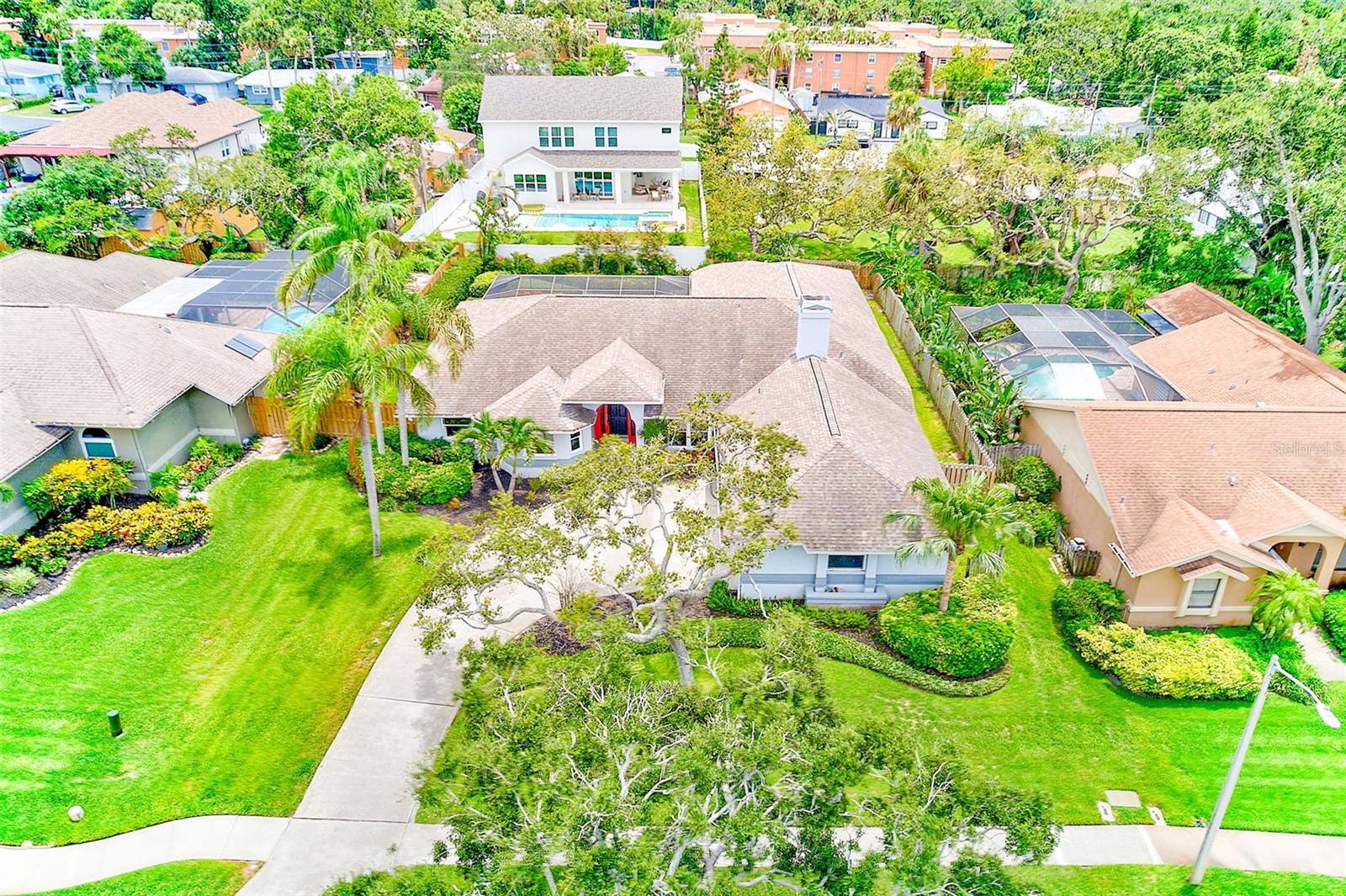 Listing photo id 1 for 14106 Kensington Oak Place
