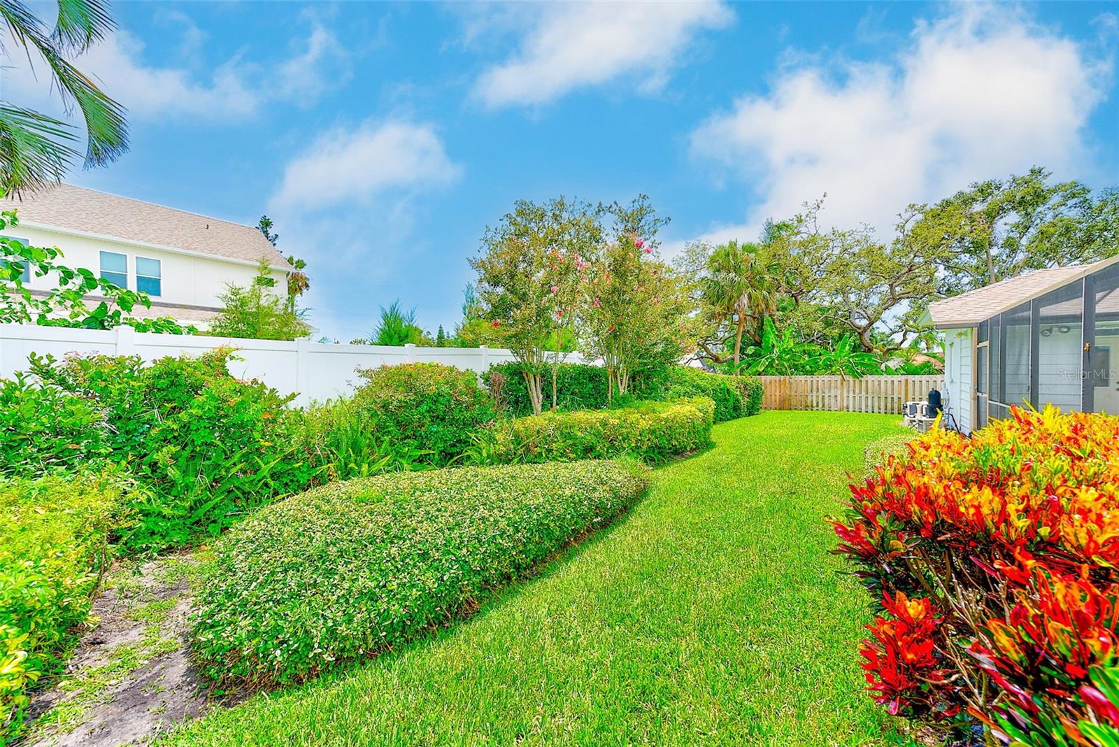 Listing photo id 32 for 14106 Kensington Oak Place