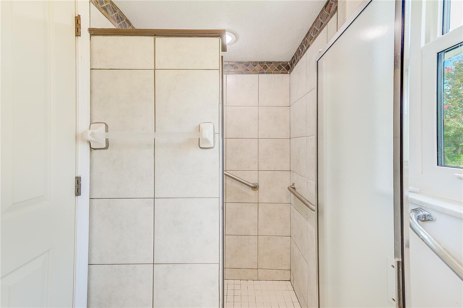 Listing photo id 42 for 14106 Kensington Oak Place