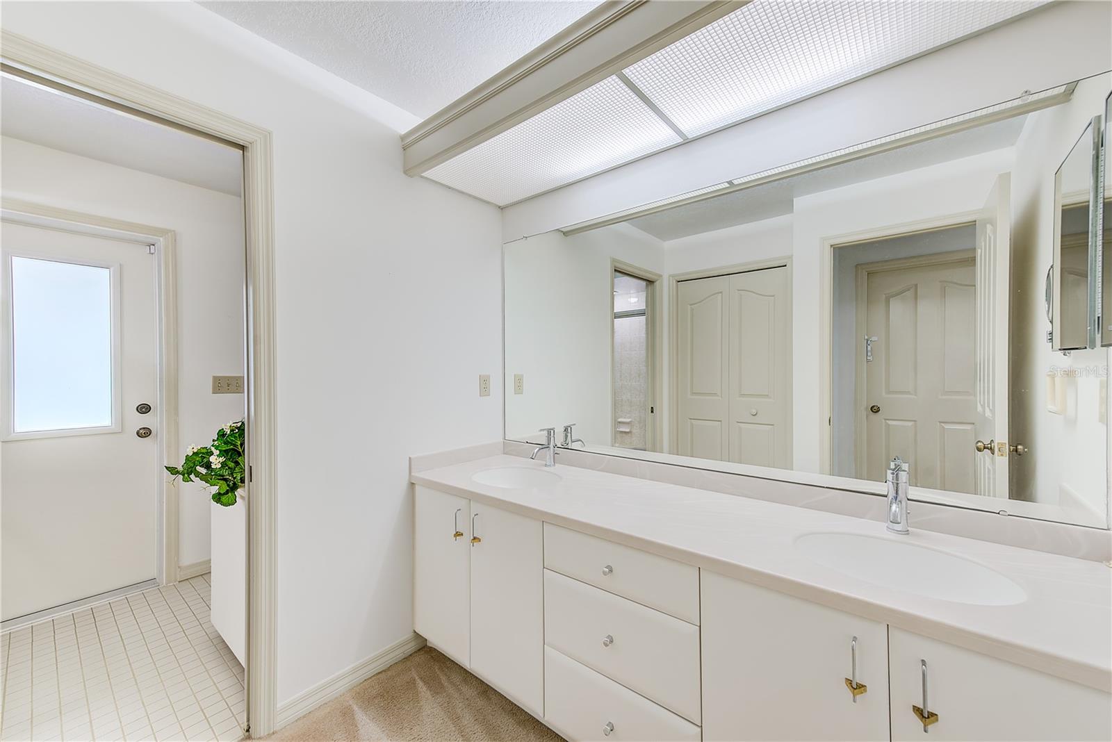 Listing photo id 45 for 14106 Kensington Oak Place