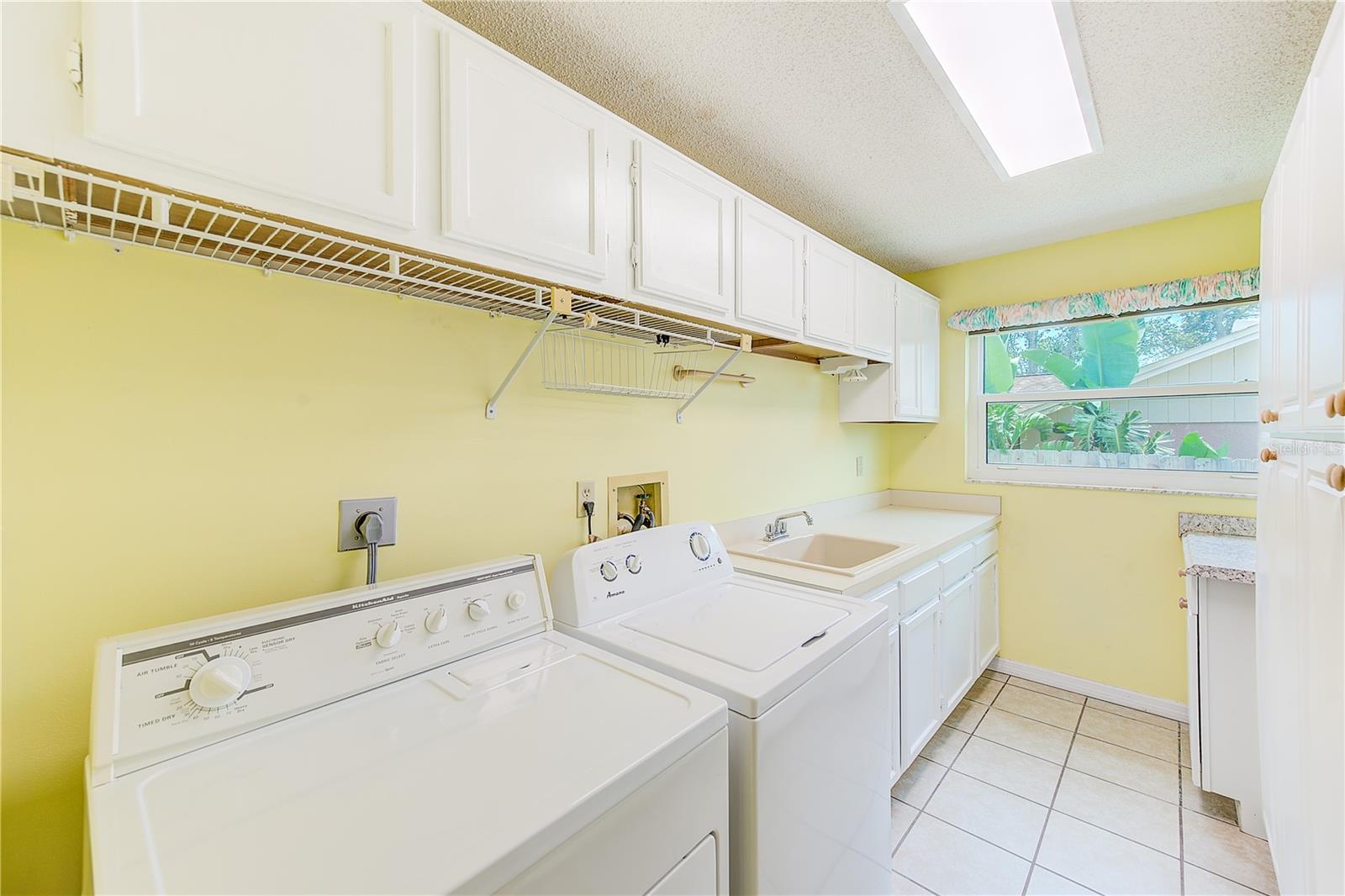 Listing photo id 49 for 14106 Kensington Oak Place
