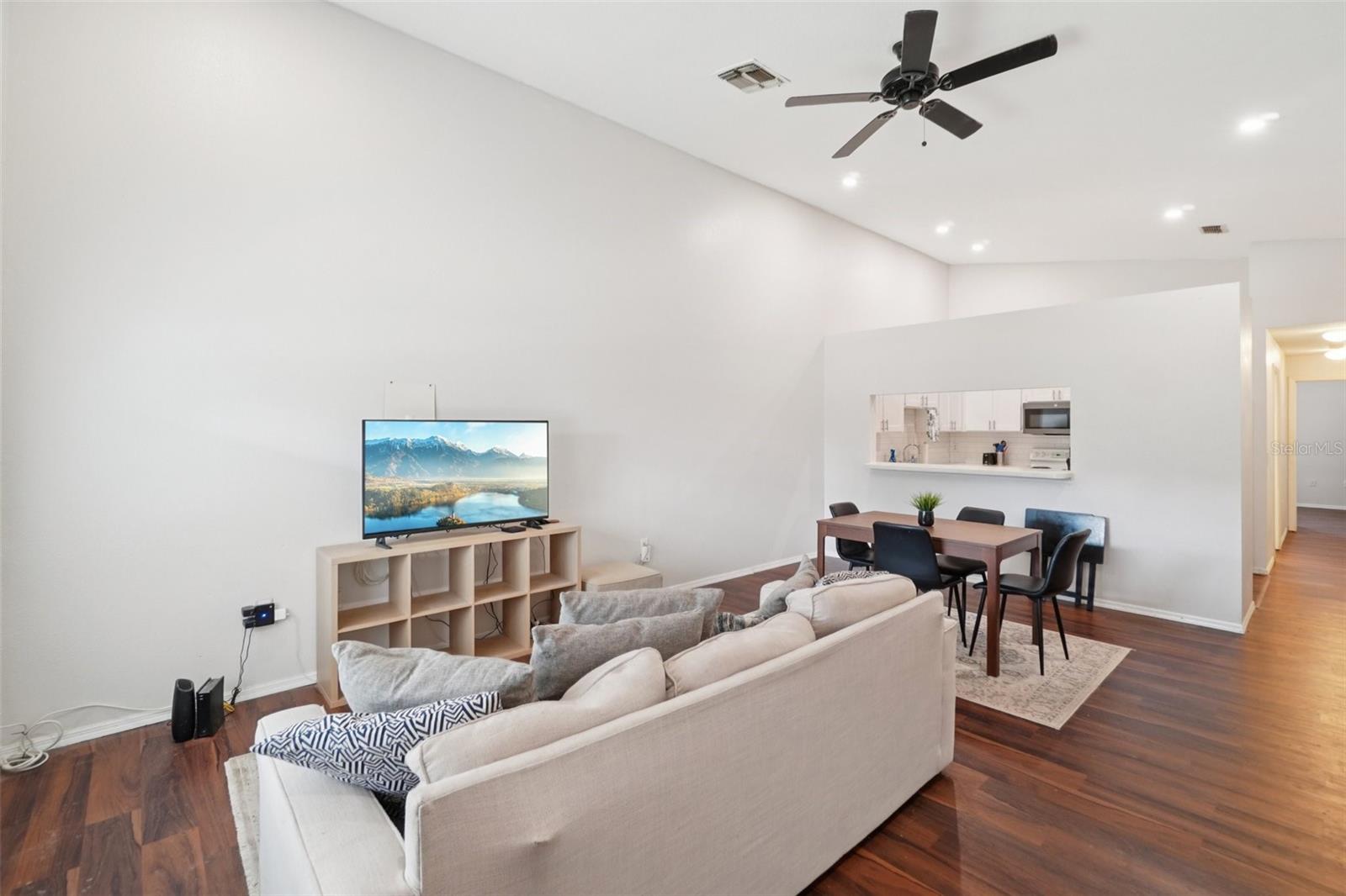 Image 9 of 32 For 3115 33rd Avenue B