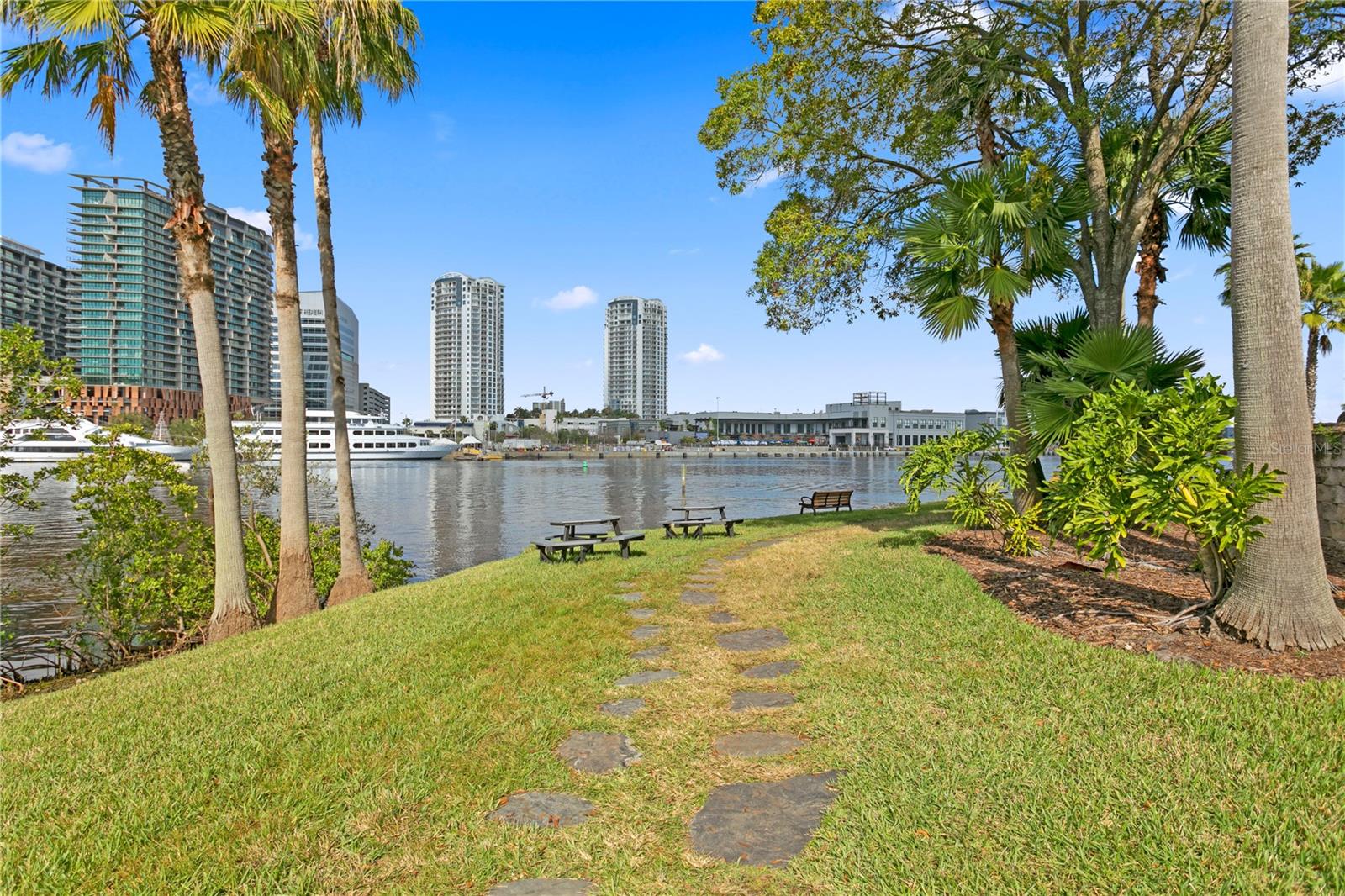 Image 35 of 65 For 749 Mainsail Drive 749