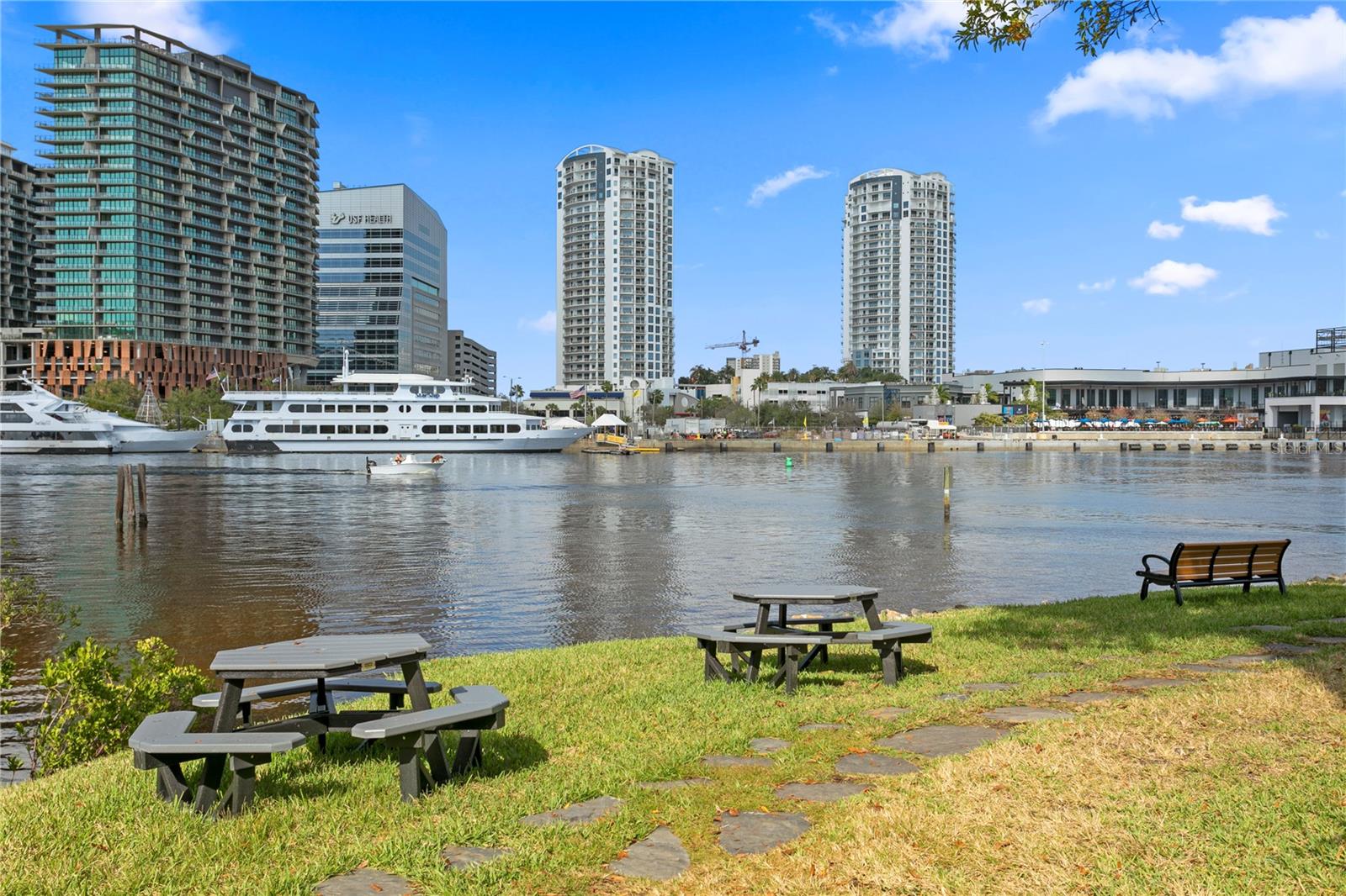Image 36 of 65 For 749 Mainsail Drive 749