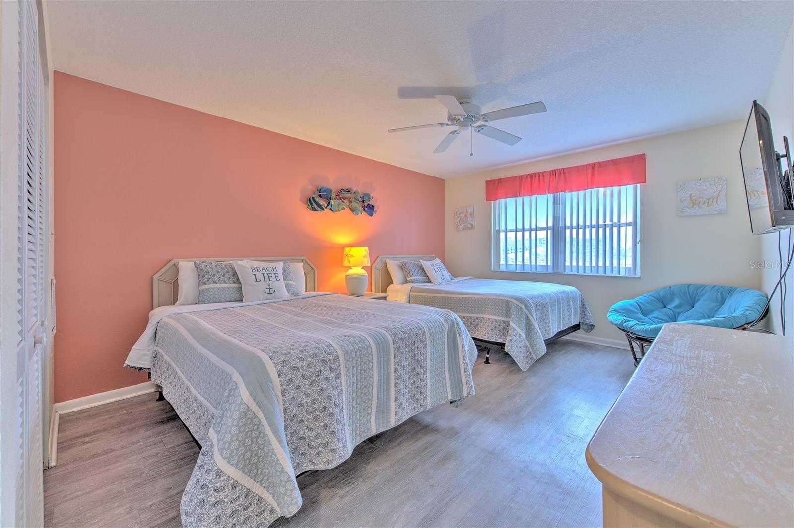 Image 25 of 43 For 17450 Gulf Boulevard 103