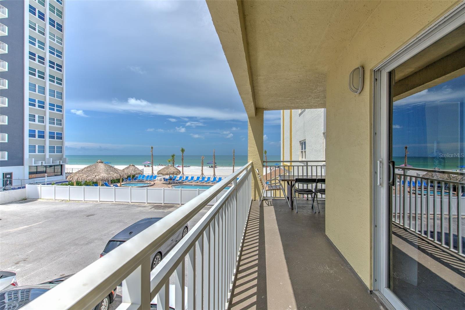Image 3 of 43 For 17450 Gulf Boulevard 103