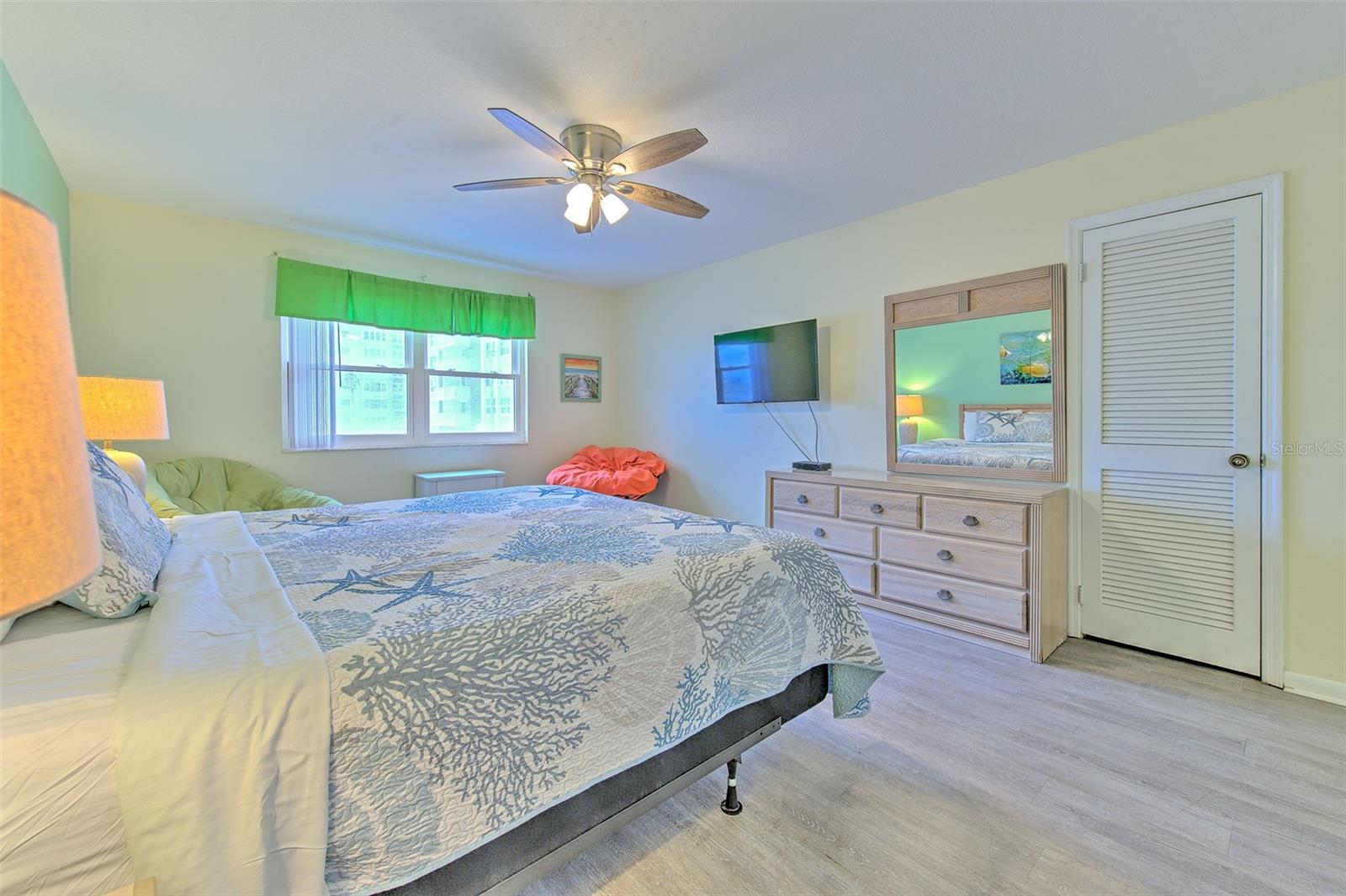 Image 30 of 43 For 17450 Gulf Boulevard 103