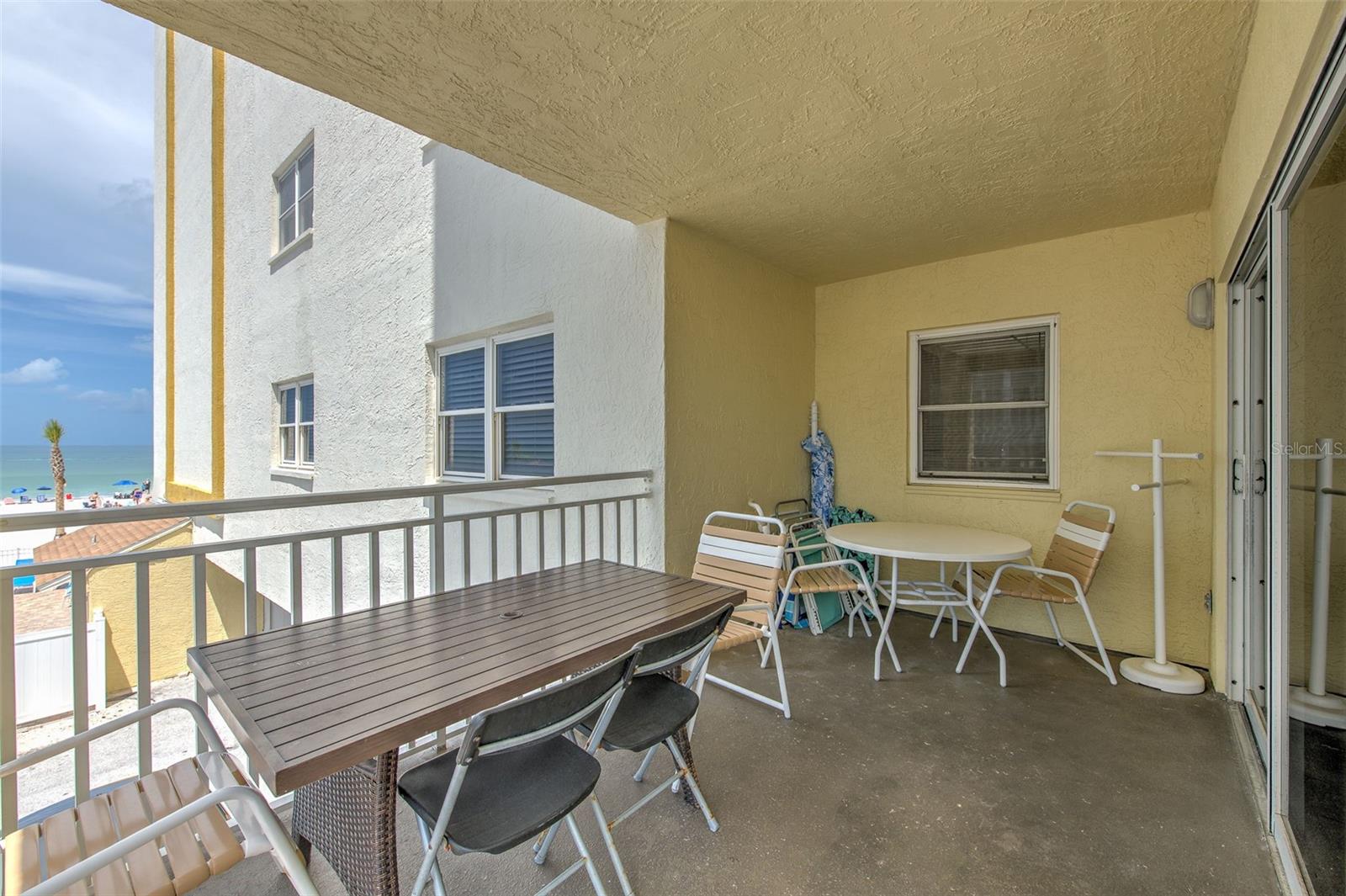 Image 4 of 43 For 17450 Gulf Boulevard 103