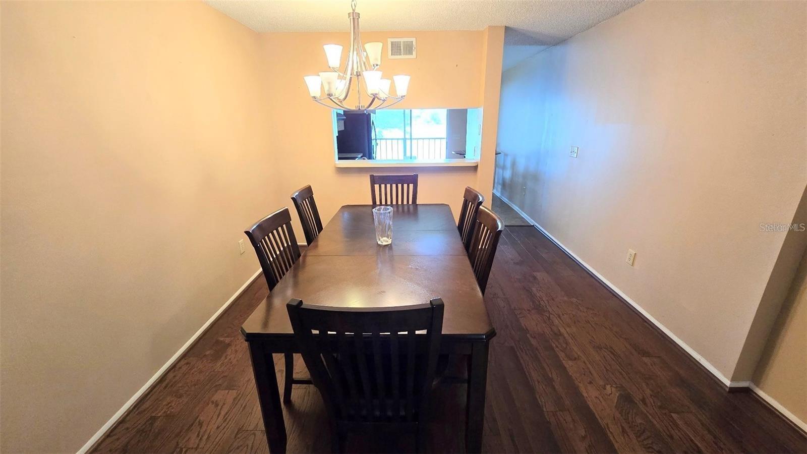 Listing photo id 8 for 7144 Bank Drive 205