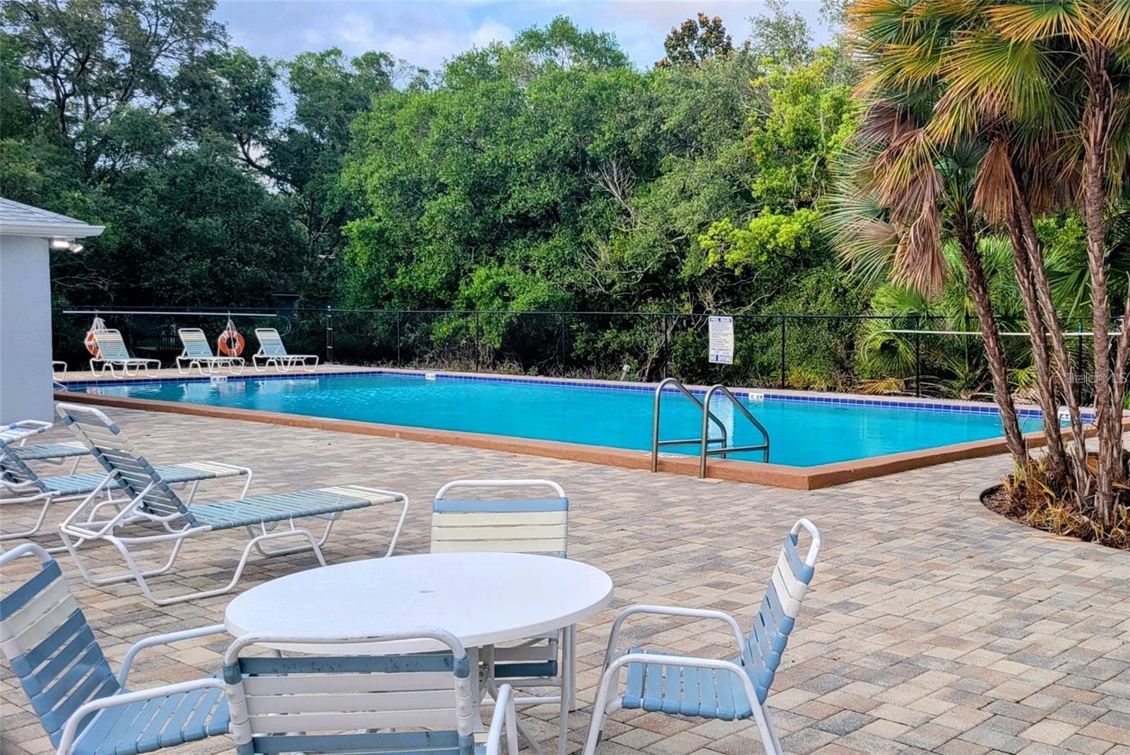 Listing photo id 11 for 7144 Bank Drive 205
