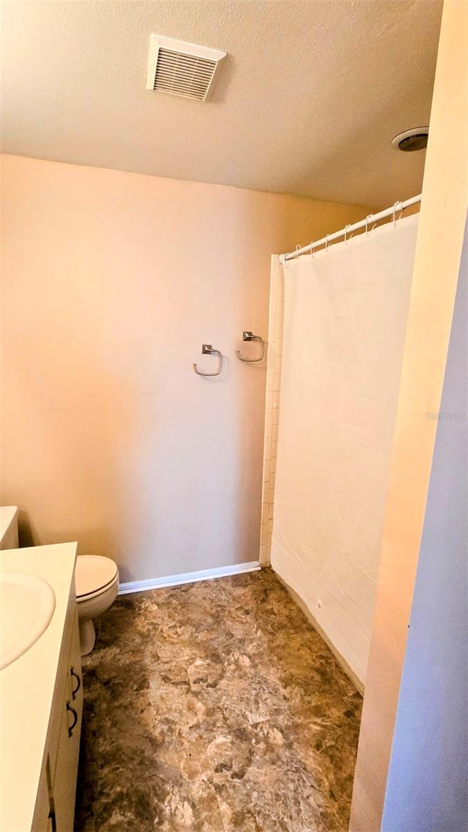 Listing photo id 4 for 7144 Bank Drive 205