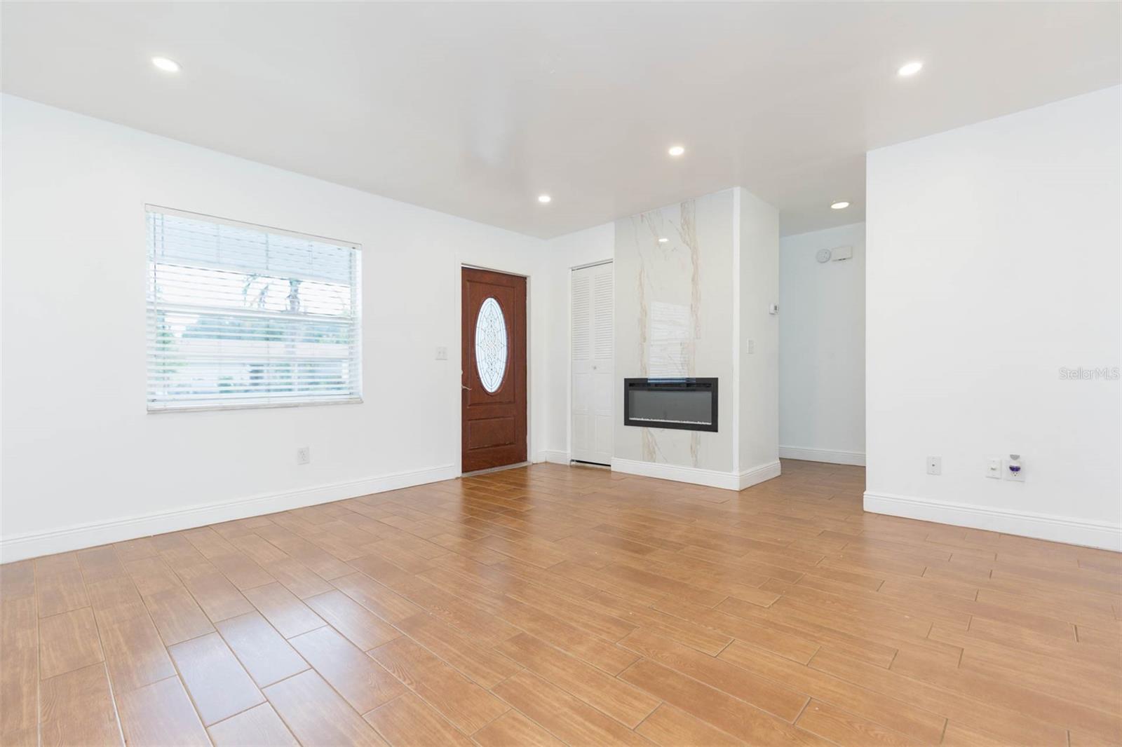 Image 4 of 39 For 5121 Chatsworth Avenue