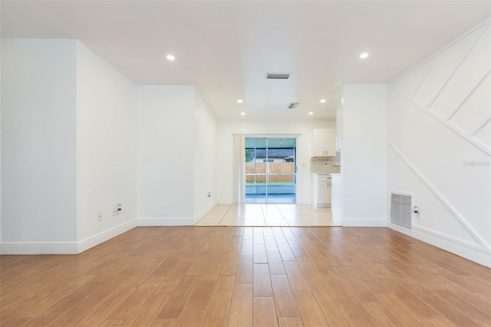 Image 6 of 39 For 5121 Chatsworth Avenue