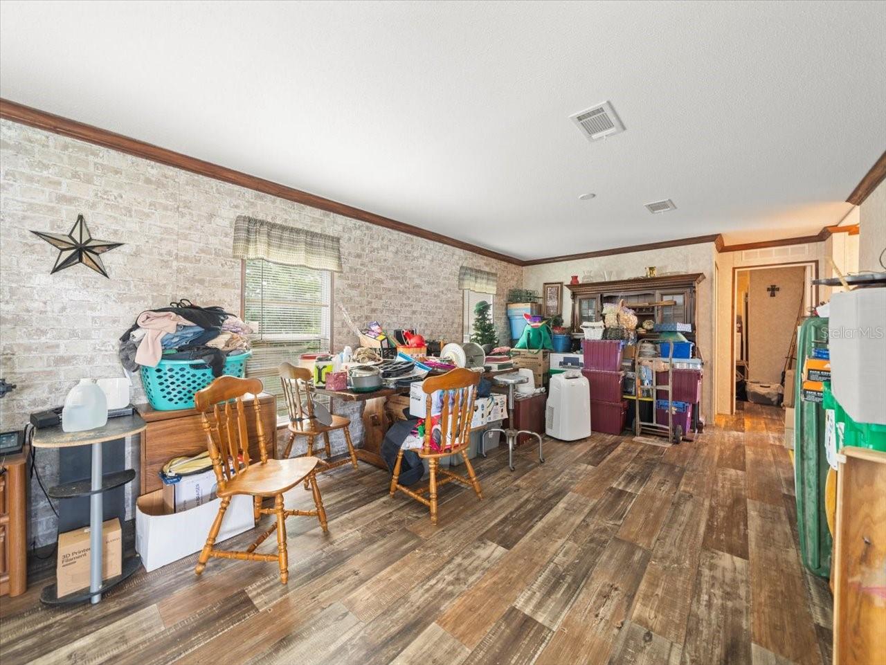 Image 15 of 47 For 9807 Tom Street