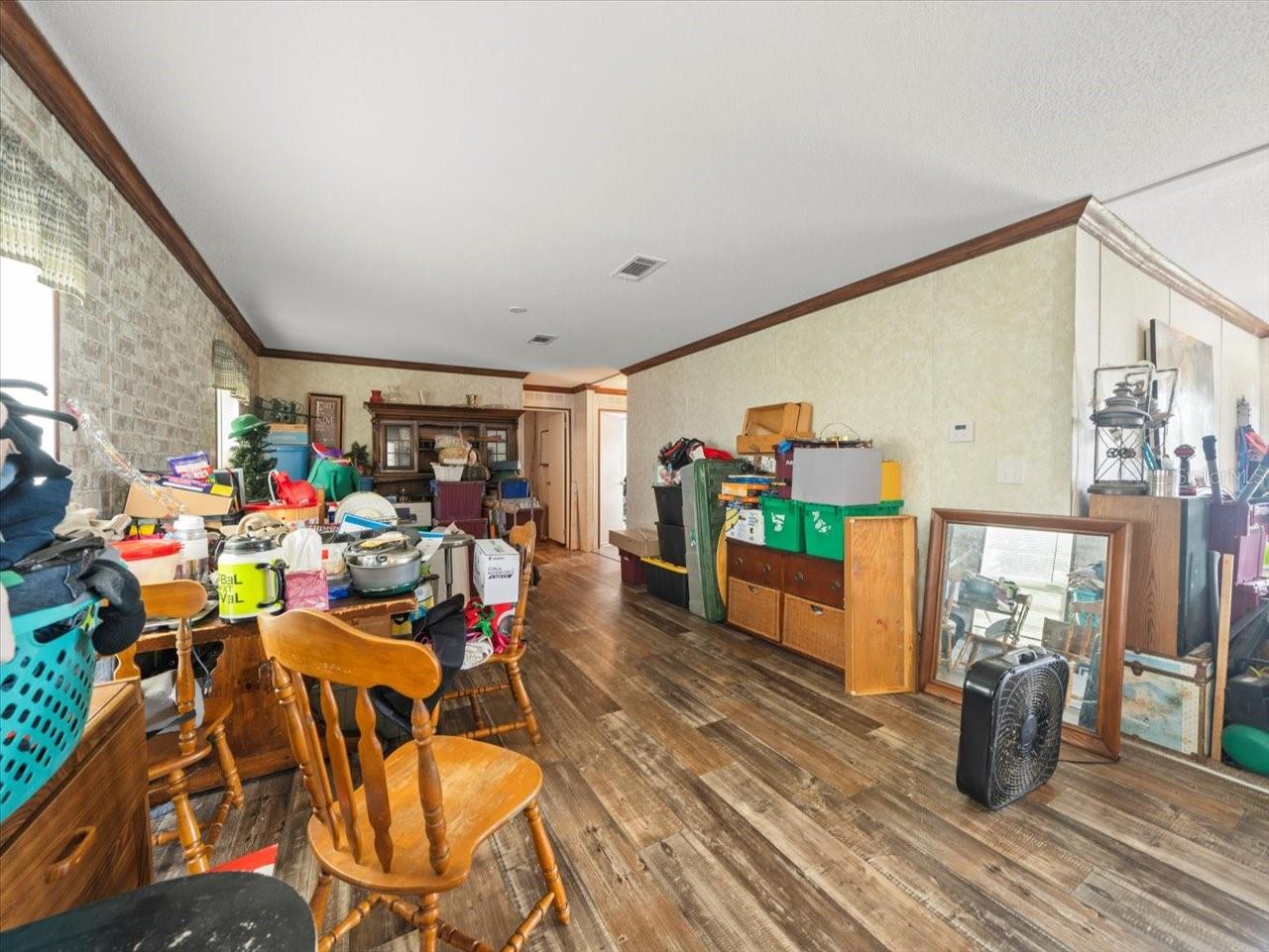 Image 16 of 47 For 9807 Tom Street