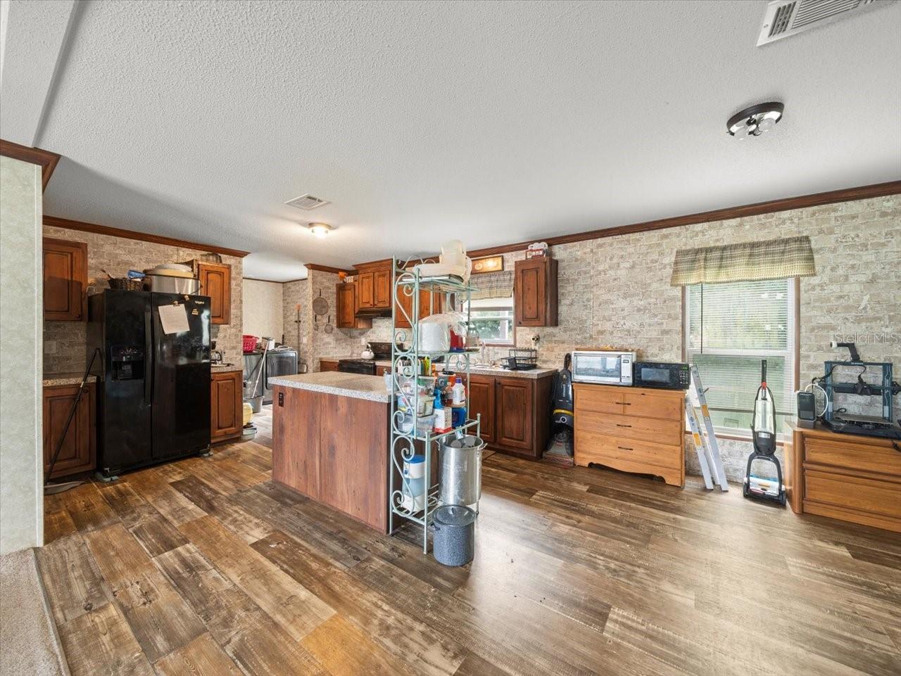 Image 4 of 47 For 9807 Tom Street