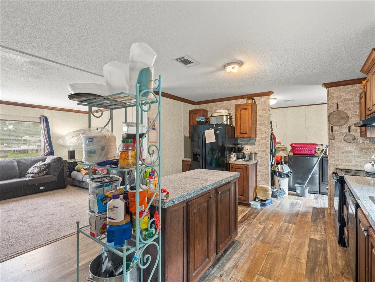 Image 7 of 47 For 9807 Tom Street