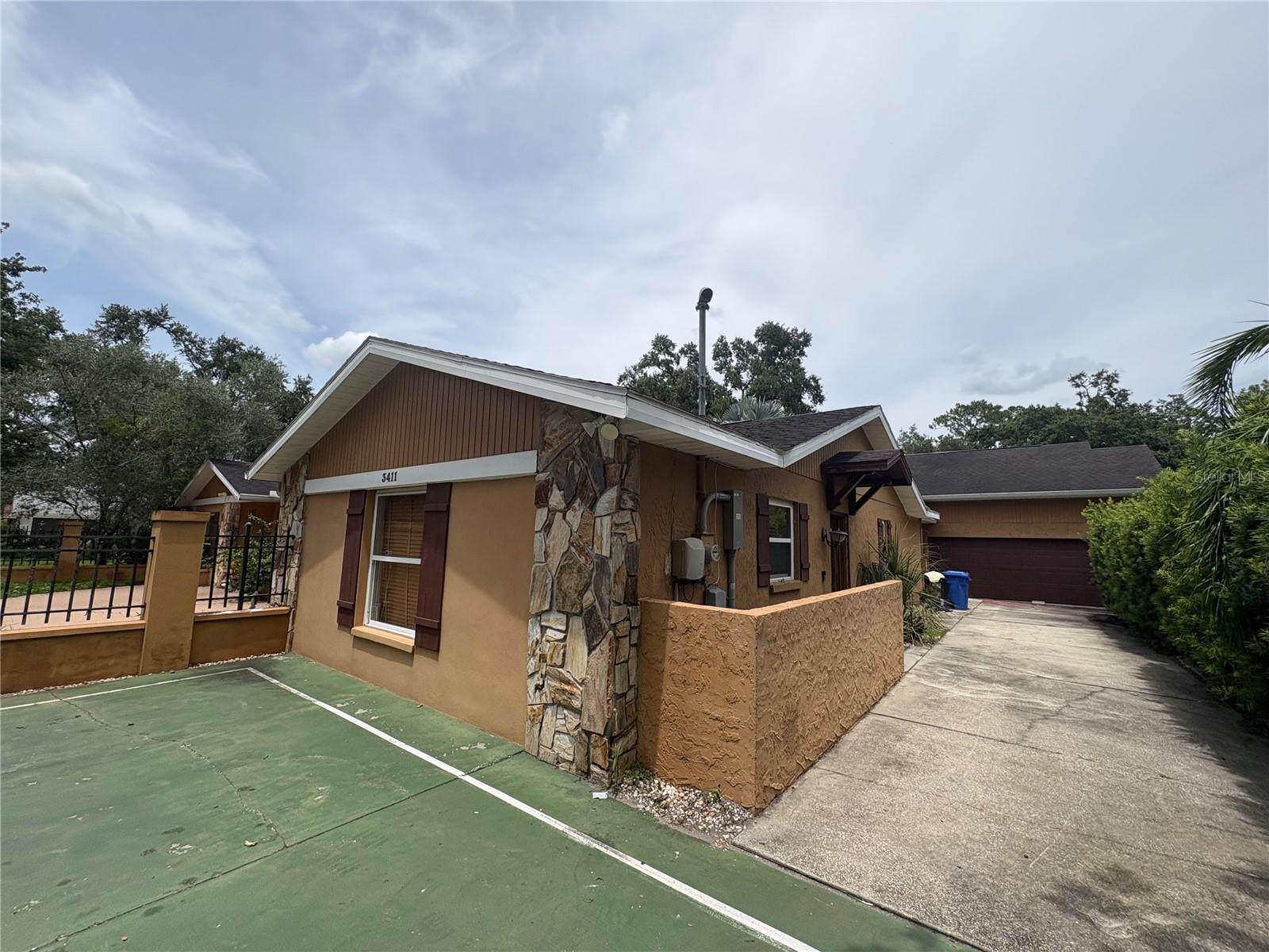 Image 6 of 35 For 3411 Holland Drive
