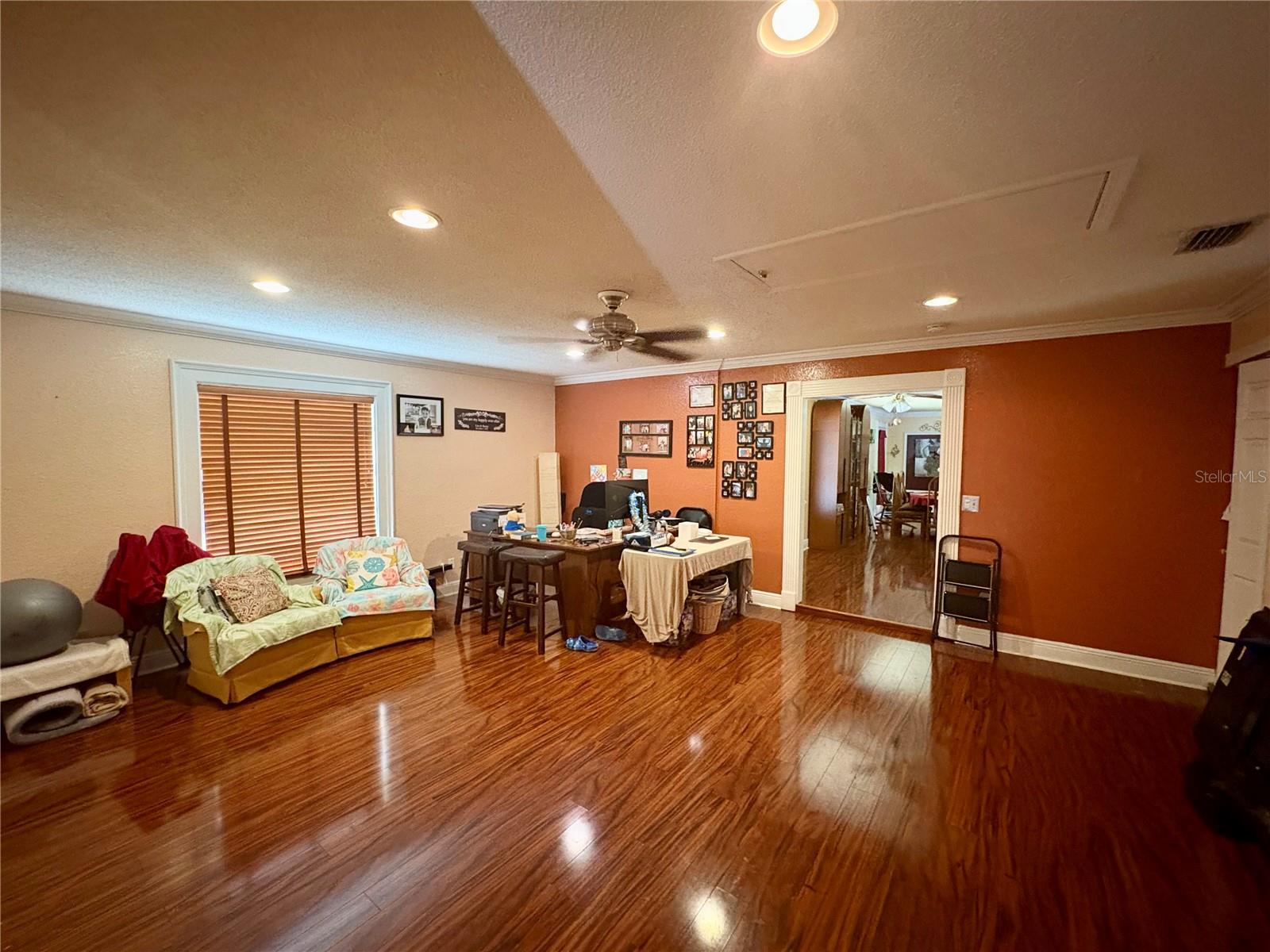 Image 9 of 35 For 3411 Holland Drive