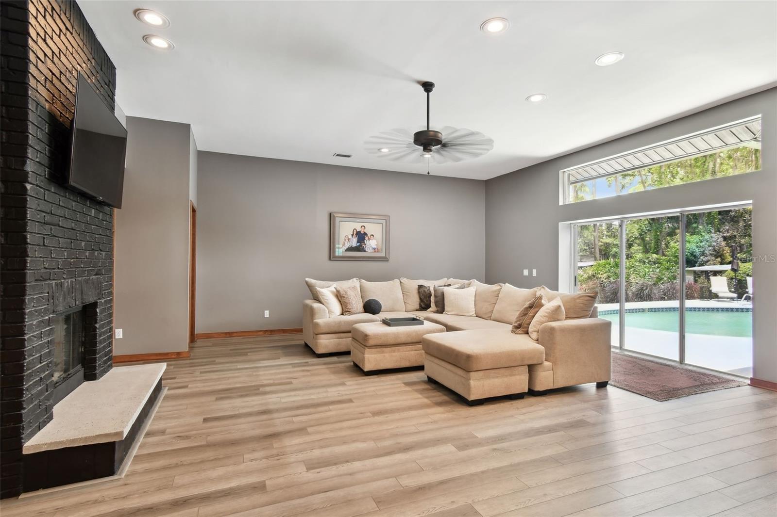 Image 35 of 76 For 515 Lutz Lake Fern Road
