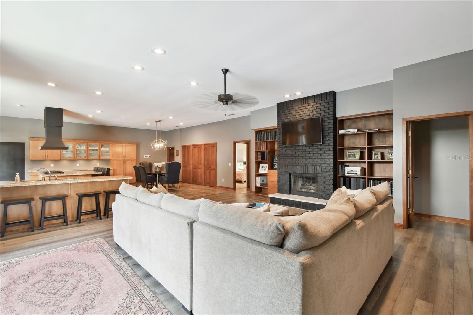Image 37 of 76 For 515 Lutz Lake Fern Road