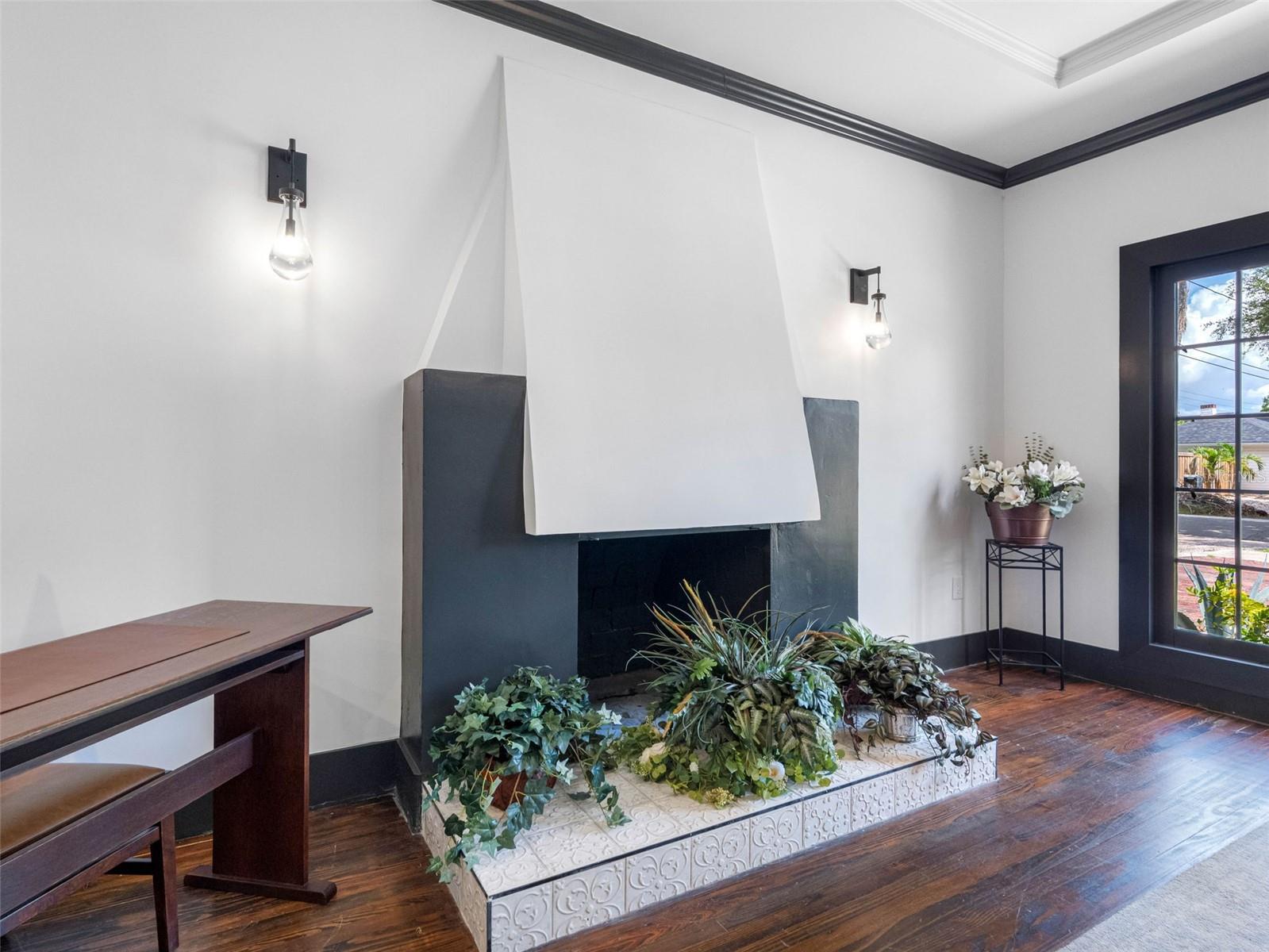 Image 11 of 75 For 1570 48th Avenue N