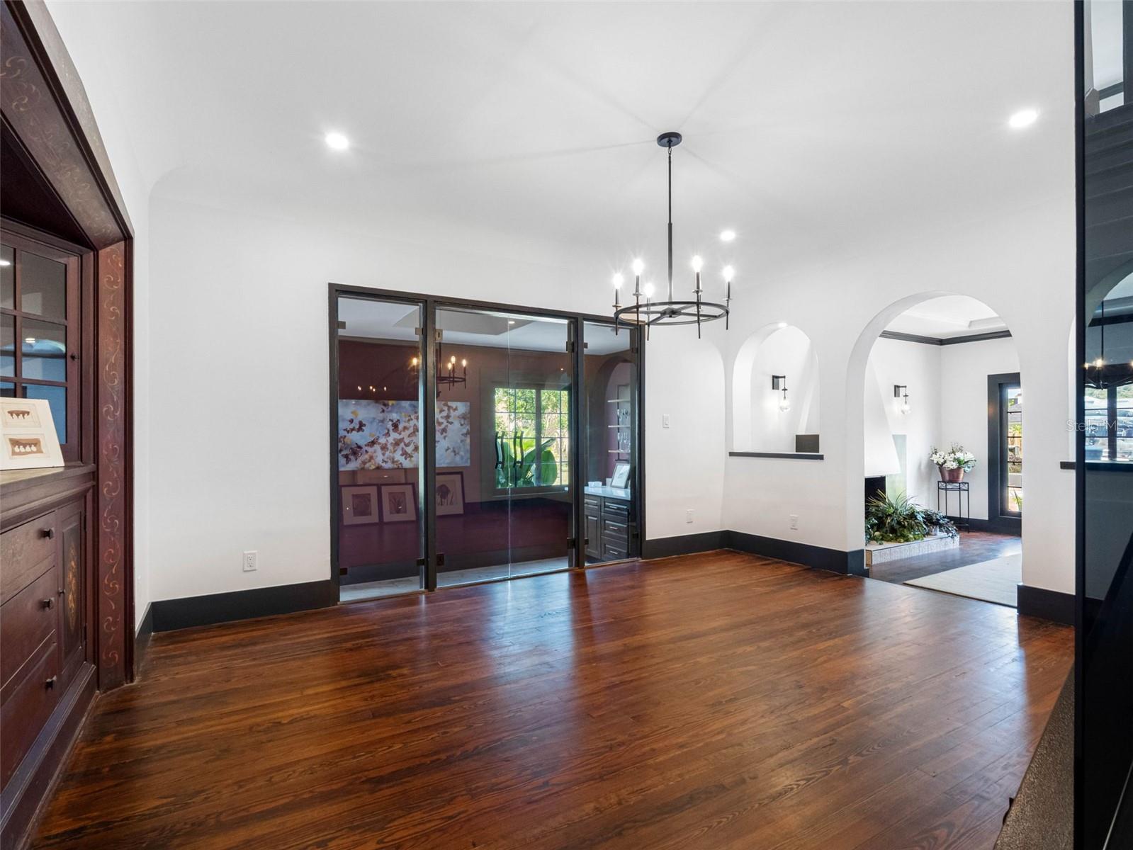 Image 17 of 75 For 1570 48th Avenue N