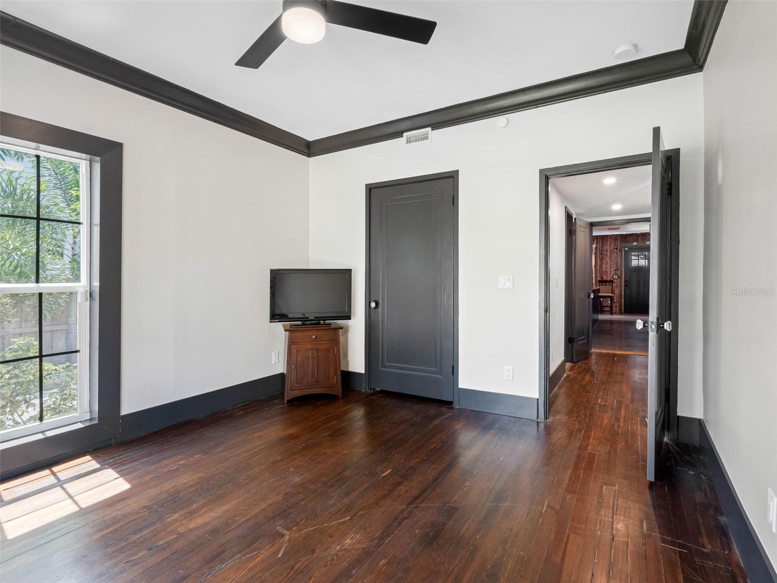 Image 22 of 75 For 1570 48th Avenue N