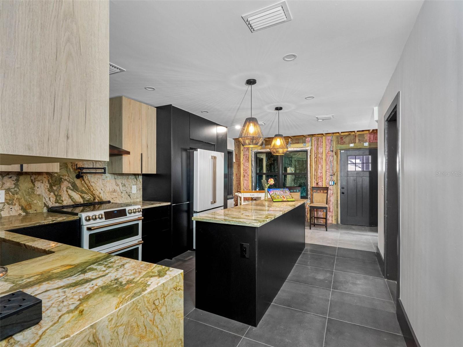Image 23 of 75 For 1570 48th Avenue N