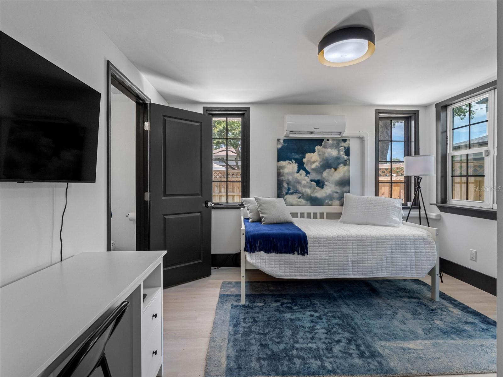 Image 33 of 75 For 1570 48th Avenue N