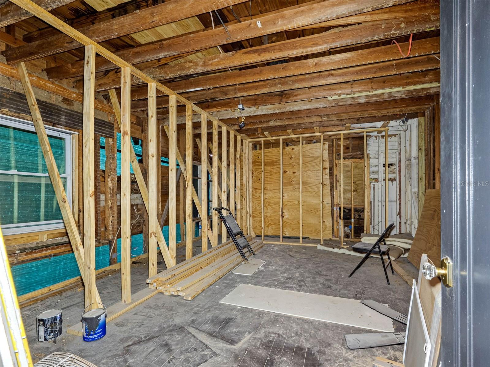 Image 43 of 75 For 1570 48th Avenue N