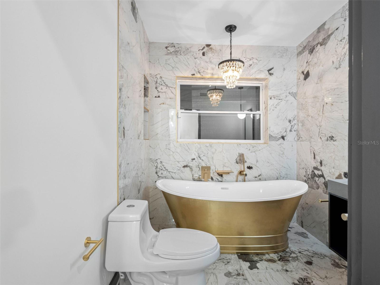 Image 45 of 75 For 1570 48th Avenue N