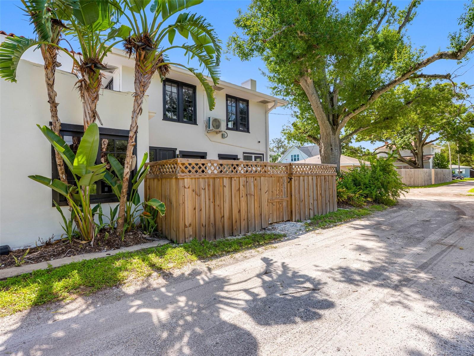 Image 58 of 75 For 1570 48th Avenue N