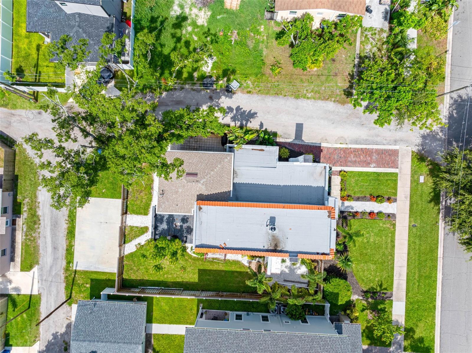 Image 62 of 75 For 1570 48th Avenue N