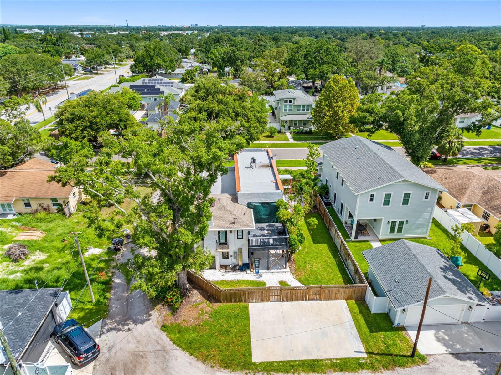 Image 65 of 75 For 1570 48th Avenue N