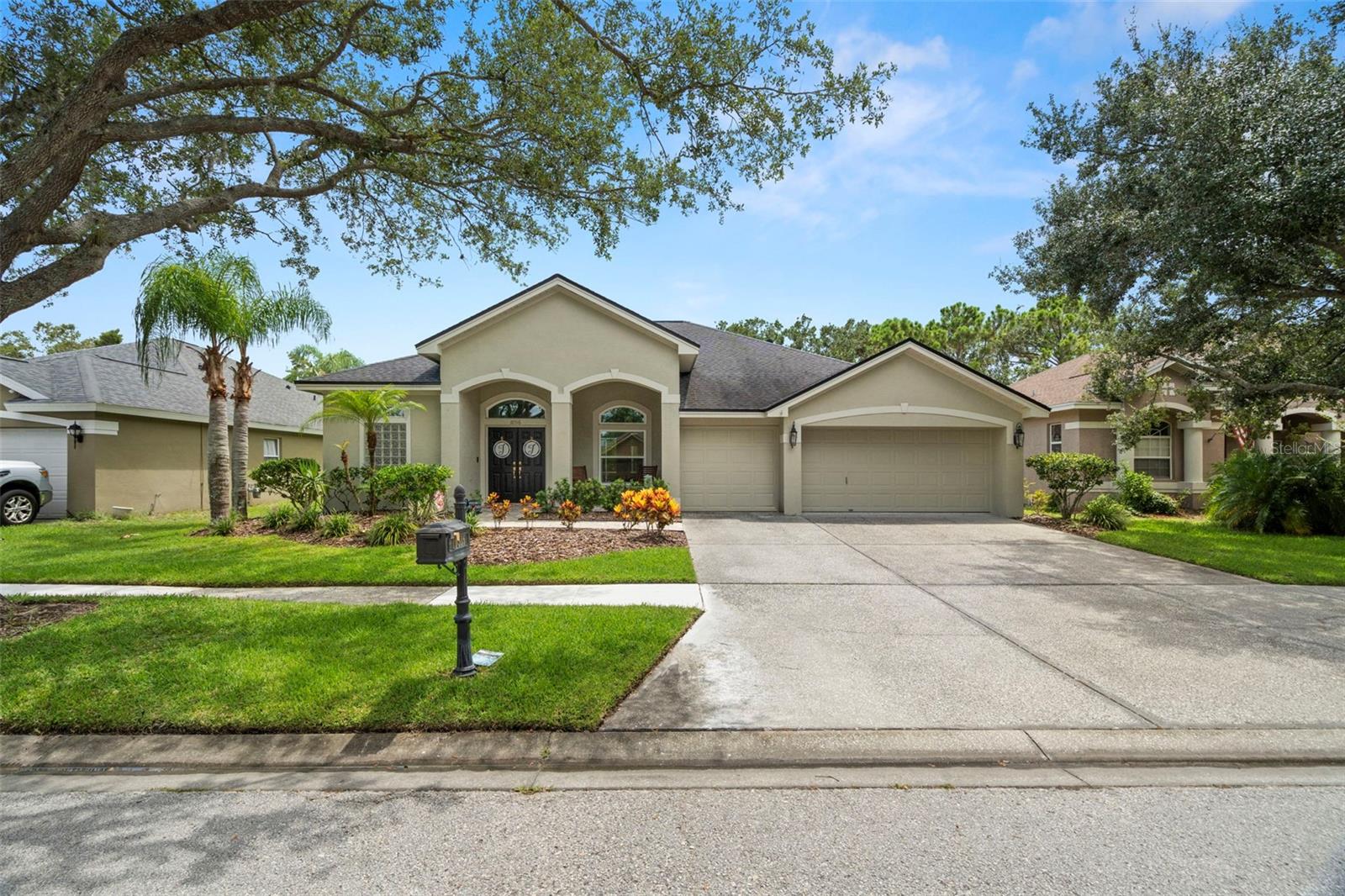 Image 4 of 27 For 10516 Rochester Way