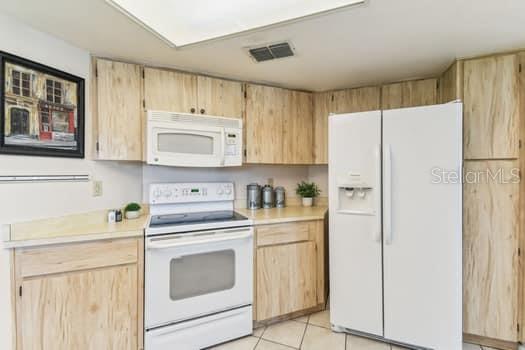 Image 13 of 52 For 7177 Lexington Circle