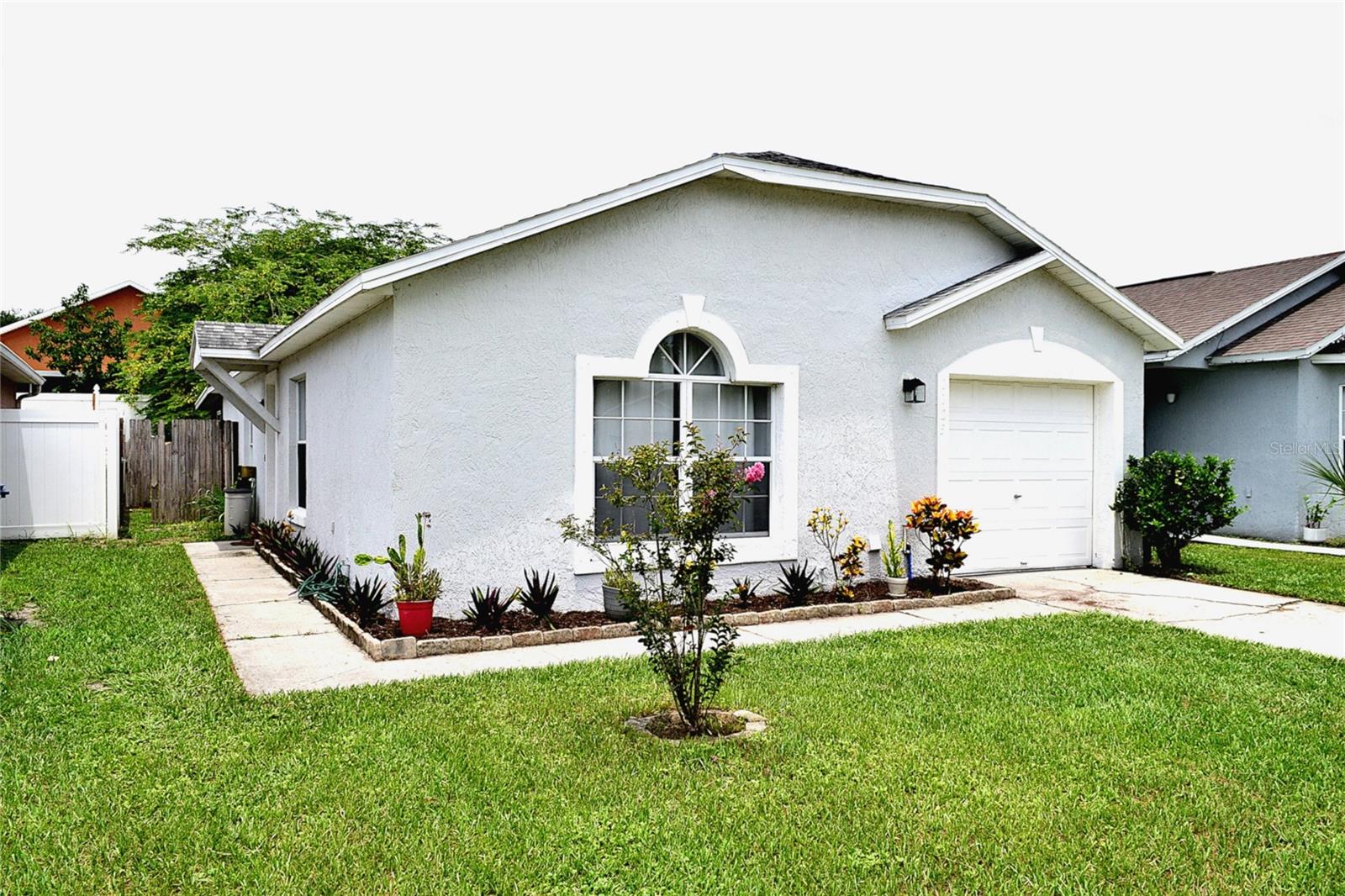 Image 2 of 45 For 1123 Vista Palma Way