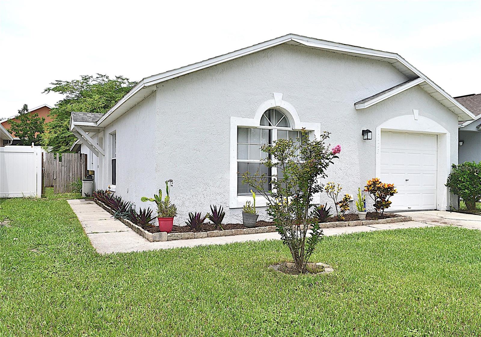 Image 3 of 45 For 1123 Vista Palma Way